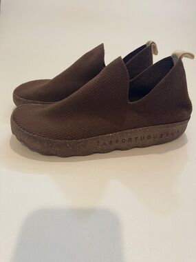 Asportuguesas Camper-style Portuguese Brown Knit Slip-On Sneakers